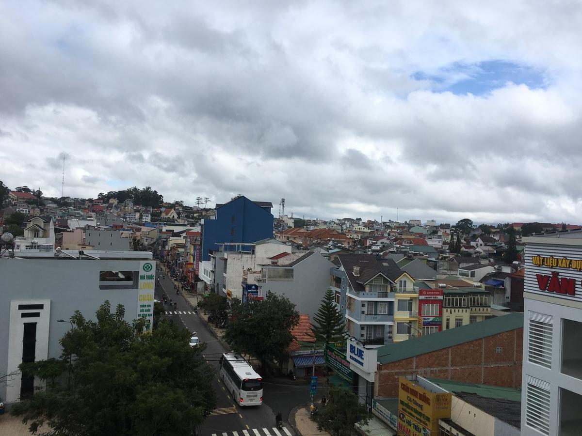 Ivy Hotel Dalat Bagian luar foto